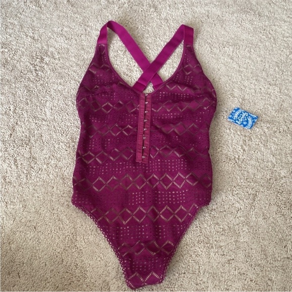 New Intimately Free People Thank You Never Lace Thong Bodysuit Magenta Size XS - Picture 12 of 16